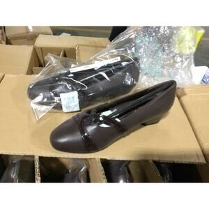 Comfort-well By Beacon Brown Shoes, Women's Size 6.5 M.